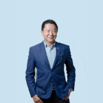 As redes sociais influenciam diretamente a percepção do corpo e a demanda por cirurgia plástica, observa Milton Seigi Hayashi.