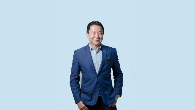 As redes sociais influenciam diretamente a percepção do corpo e a demanda por cirurgia plástica, observa Milton Seigi Hayashi.