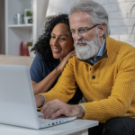 O Sindnapi - Sindicato Nacional dos Aposentados, Pensionistas e Idosos reforça por que o aposentado associado nunca fica sozinho, contando sempre com apoio, orientação e defesa contínua.