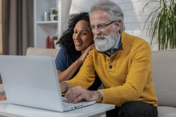 O Sindnapi - Sindicato Nacional dos Aposentados, Pensionistas e Idosos reforça por que o aposentado associado nunca fica sozinho, contando sempre com apoio, orientação e defesa contínua.
