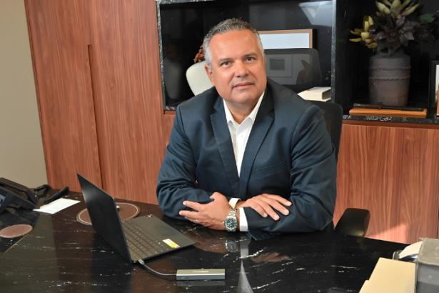 Elmar Juan Passos Varjão Bomfim 